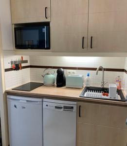 All comforts - Pool - Sea view