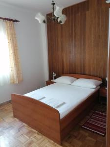 Apartments by the sea Brist, Makarska - 505