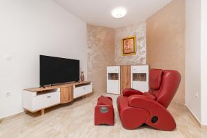 Family friendly house with a swimming pool Gajana, Fazana - 22578