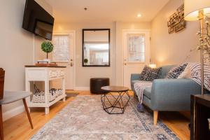 Multi-Level Townhouse, Harvard, MIT, Red line