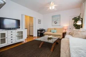 Boston Condominium, First Floor Easy Access To Mb - Waltham