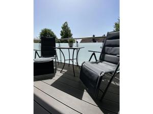 Near the North Sea Modern retreat