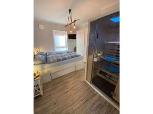 Near the North Sea Modern retreat