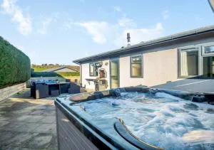 T6 The Warren - Llanbedrog