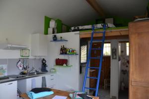 Maisons de vacances BEDENAC Joli maisonnette a 30 mn de BORDEAUX de JONZAC de BLAYE, pour 2 adultes : photos des chambres