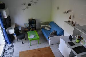 BEDENAC Joli maisonnette à 30 mn de BORDEAUX de JONZAC de BLAYE, pour 2 adultes