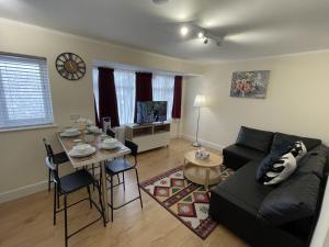 obrázek - Spacious one bedroom apartment with free parking