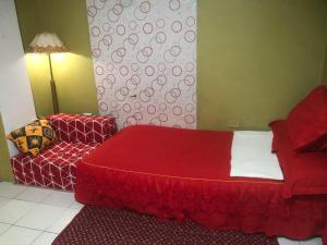 JOHNFONZ BUILDING Romantic Room - Homestays, Manila