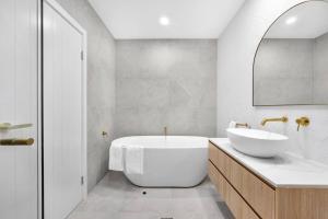 Blenheim Beach Villa