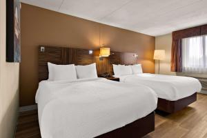 Queen Room with Two Queen Beds - Mobility Access/Non-Smoking room in Ramada by Wyndham Harrisburg/Hershey Area