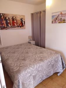 T1 bis centre à 50 m de la plage avec parking privé