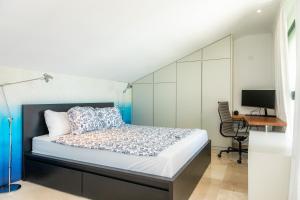 Tolles, neu möbliertes Penhouse mit großem Pool