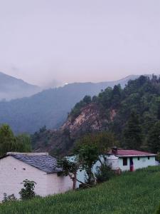 H .R. MOUNT VIEW HOMESTAY.