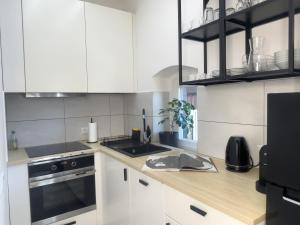 URBAN APARTMENTS PREMIUM No 12A, Free Parking, Self Check-in