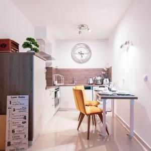 Flexible SelfCheckIns 70 Arena Garage Bedroom New