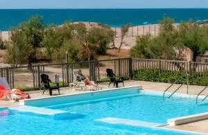 LES PIEDS DANS L'EAU A PALAVAS ! Mer à 50 m ! MHome 6 Pers climatisé T confort CAMPING 4 ETOILES - Palavas-les-Flots