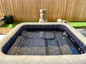 Villas Villa les n’amours piscine spa jacuzzi climatise : photos des chambres