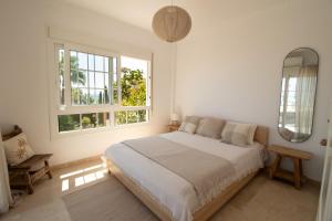 LUXURY VILLA with stunning Sea views, 600m from the Beach and the Port, Private Pool, walking distance to the old town andamenities