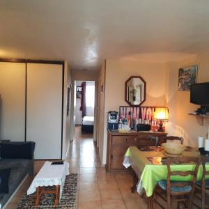 Appartements FACE ECOLE DE VOILE LA PLAGE A 50 metres : photos des chambres