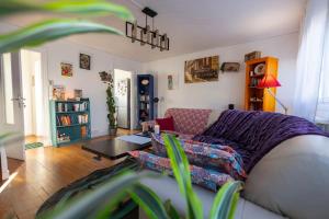 La Maison Du Bonheur PARIS CDG AIRPORT, Bourget, Parcs Astérix,Expos, Disney Land,