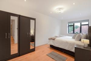 Modern Comfort Two Bedrooms Flat, Coulsdon CR5
