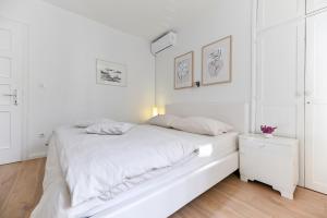 Near old town apartment with free parking and air condition in each room