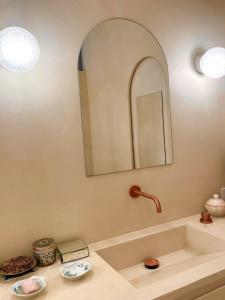 Appartements Luxurious loft in the heart of Belleville (2 bedrooms) : photos des chambres