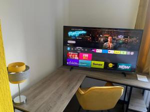 2 Bed House Sleeps 5, Ferryhill Near Durham & Free WiFi & Parking