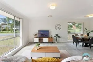 Aircabin - Marayong - Convenient - 3 Beds House - Schofields