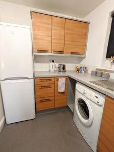 2-Bed, Sleeps 5, 2 Bath, Parking, WiFi