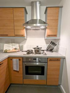 2-Bed, Sleeps 5, 2 Bath, Parking, WiFi