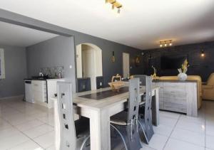 Villa avec Piscine • Plage 15’