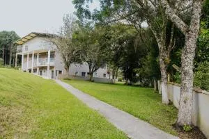 Ribas Pousada e Camping - 卡斯特罗