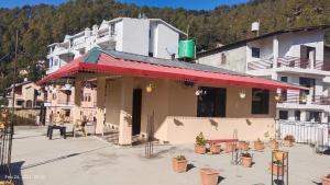 Hira Homestay