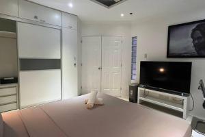 Sheryll Updates - Kandi T2 breezy 1BR on 9th floor with Housekeeping & Netflix