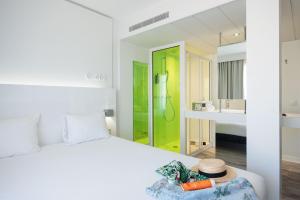 Hotels Ibis Styles Menton Centre : photos des chambres