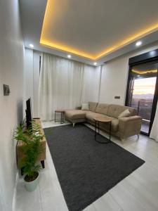 Antalya Havalimanına Yakın Havuzlu 1+1 Lux Daire