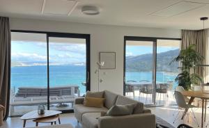 Luxury Sea View Penthouse "Marinaliving" Pool, Trogir, Sailing