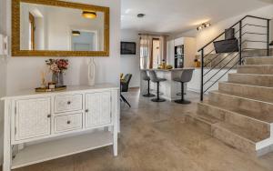 Stylish Villa Belaj with pool, sauna, jacuzzi and sea view by WiiBuk 