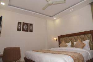 HOTEL LAWANG SIGNAGE