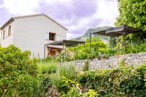 Appartements Locations-06 La maison de Noeie rdj pour 6 personnes entre mer et montagne : photos des chambres