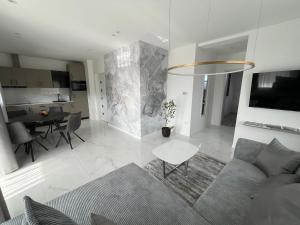 ASTRA LUX Apartments