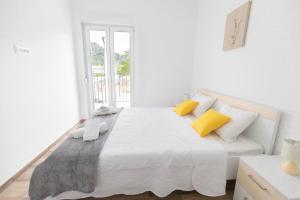 House Bartulovic -Lucia Apartment with sea view 