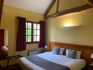 Hotels Logis Hotel Restaurant Le Moulin de la Coudre : photos des chambres