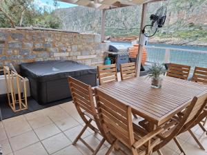 Perimenis Seaside House