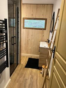 Chalets Chalet Les Bruyeres proche du lac des Settons : photos des chambres