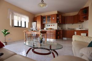 Mayfair Cosy 2BR Apartment