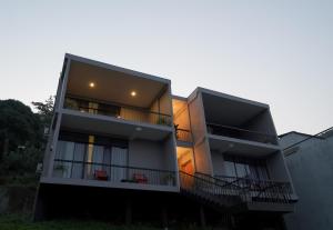 Victoria Hideout