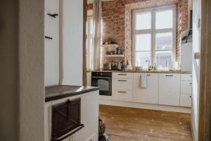 PunaneLoss - Avar korter Viljandi südames