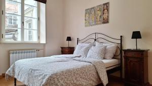 Elegant 3 room apt at The Old Town for up to 6